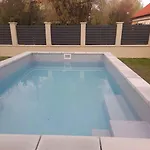 In 54938 بيت للعطل